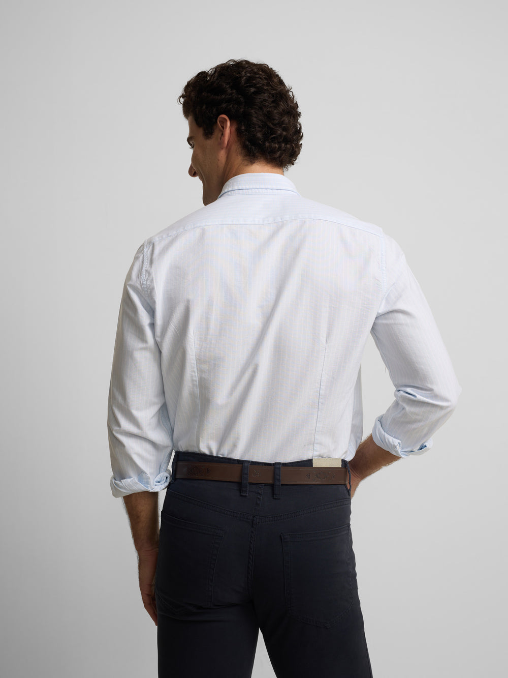 Camisa sport oxford riscas brancas azul claro