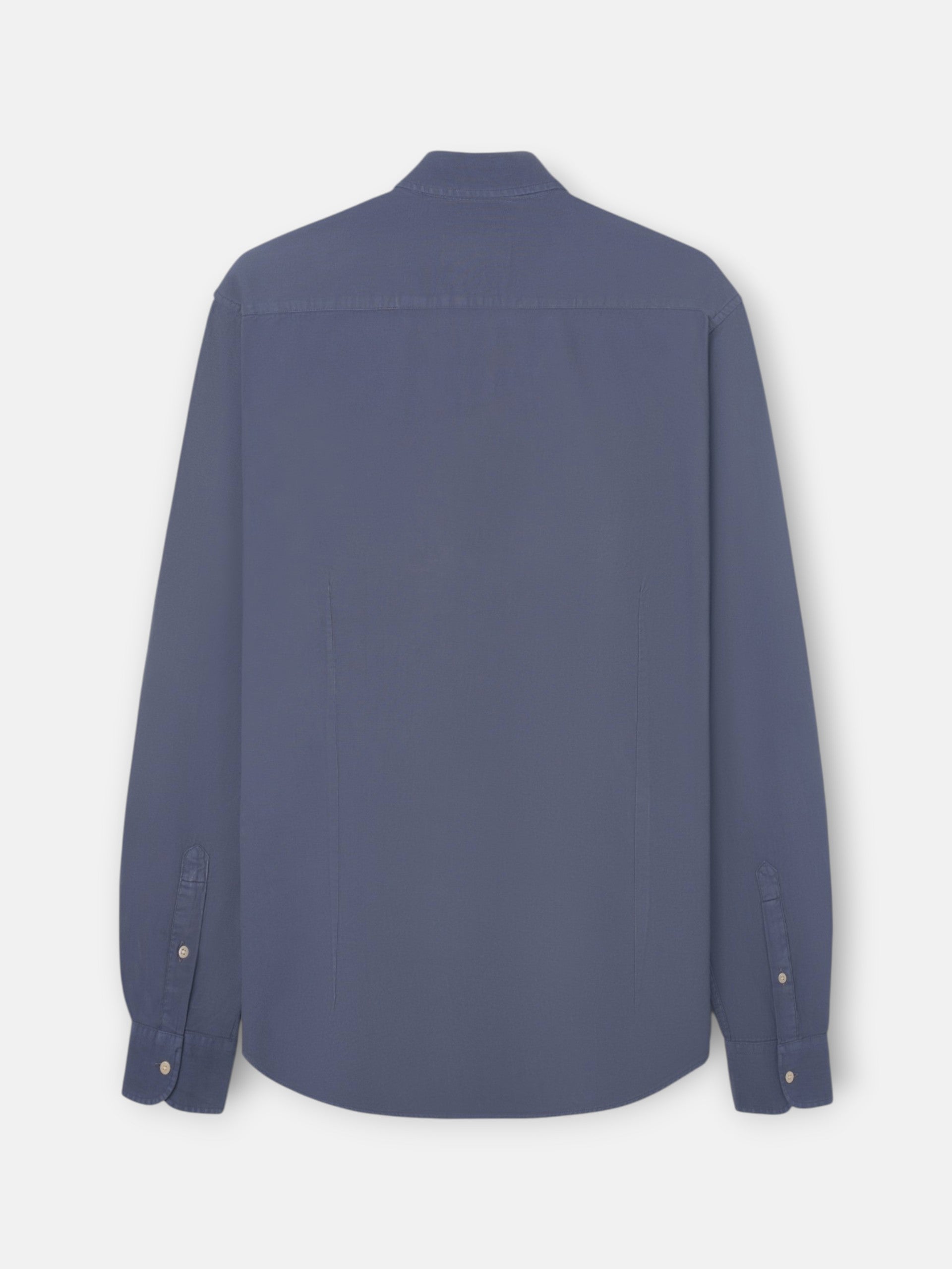 Chemise sport bleue à poche usée