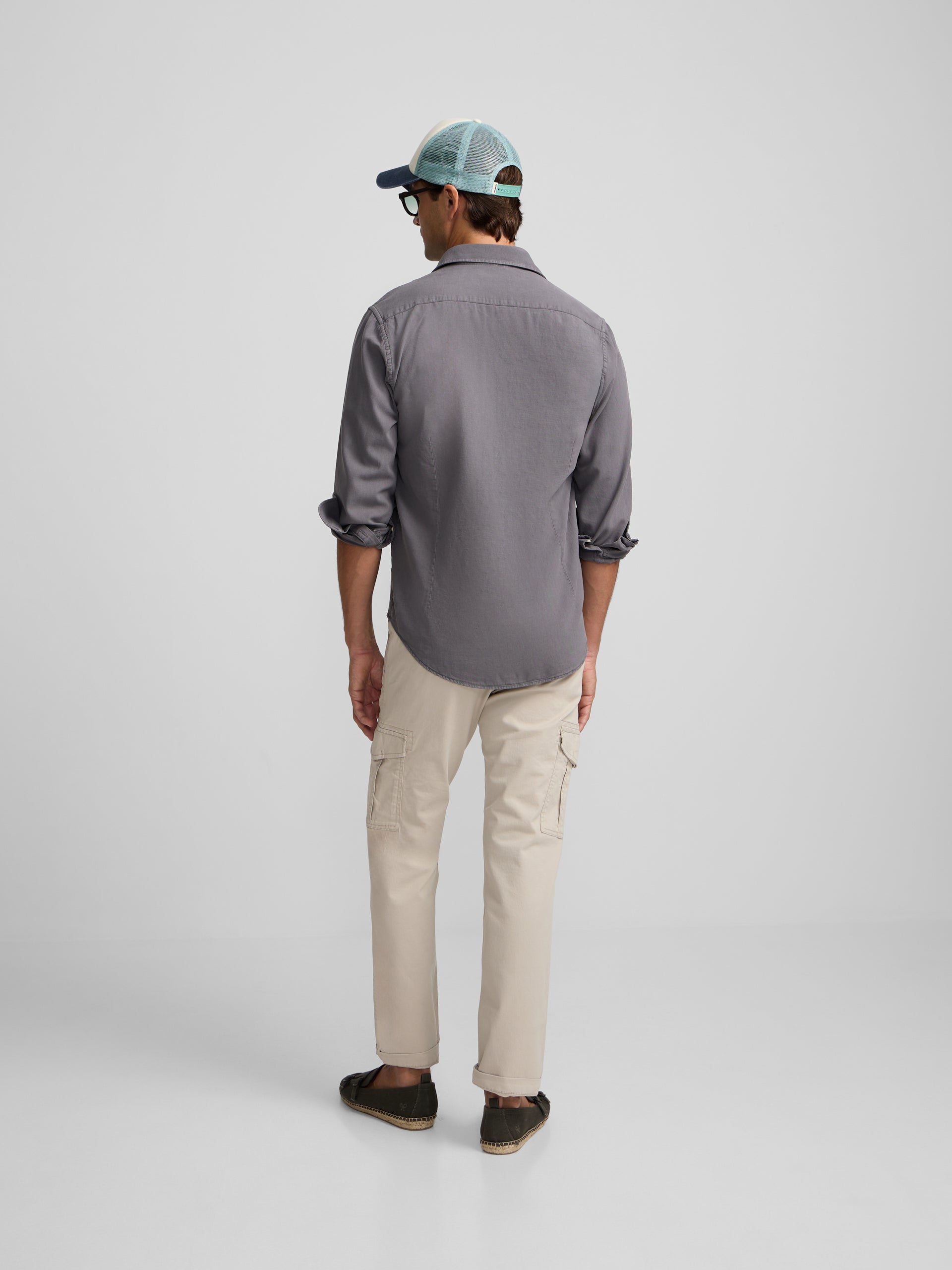 Camisa sport bolsillo desgastada gris