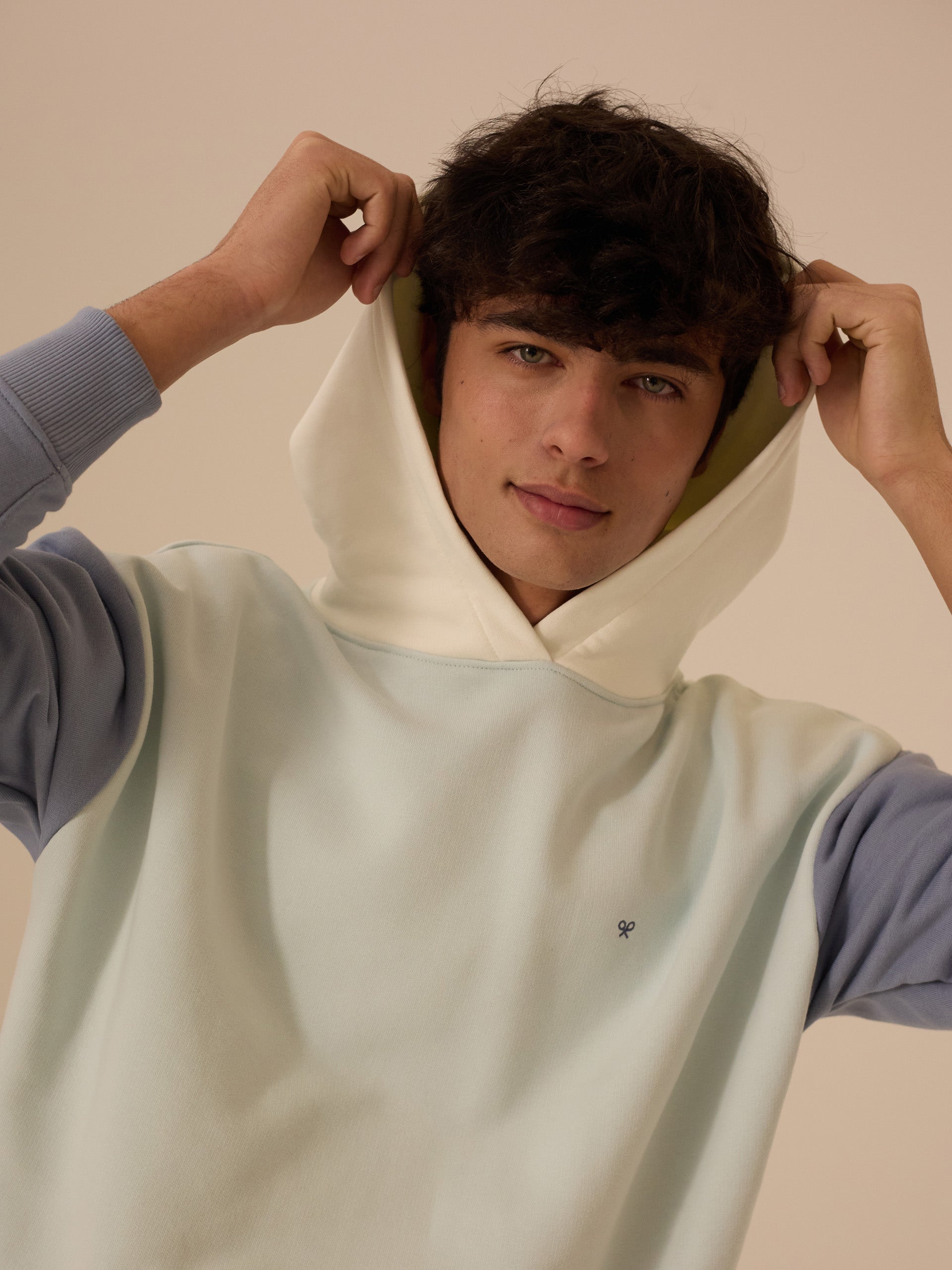 Sweat à capuche multicolore aigue-marine