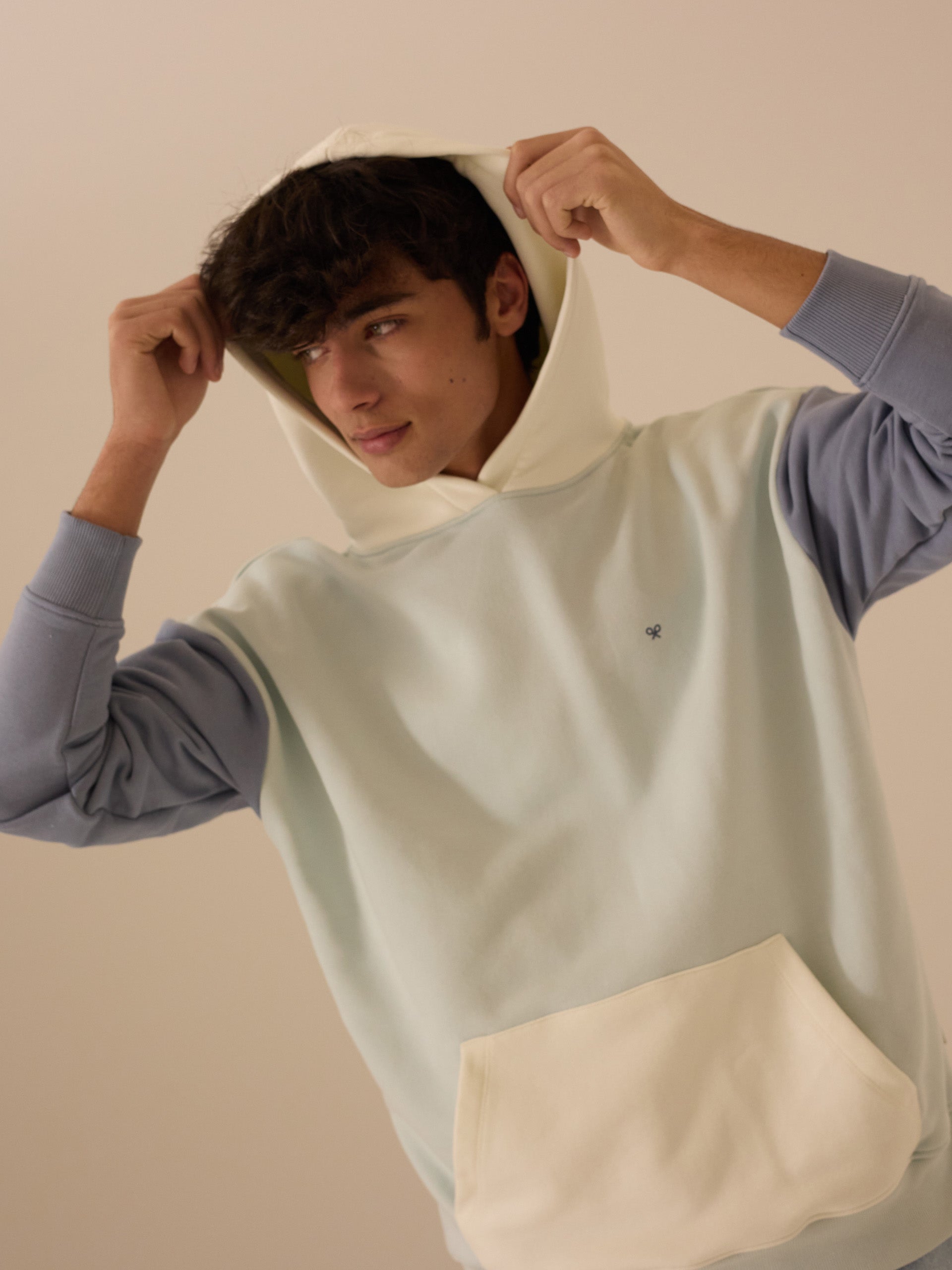 Sweat à capuche multicolore aigue-marine