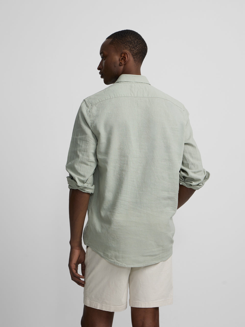 Camisa desportiva de linho verde médio