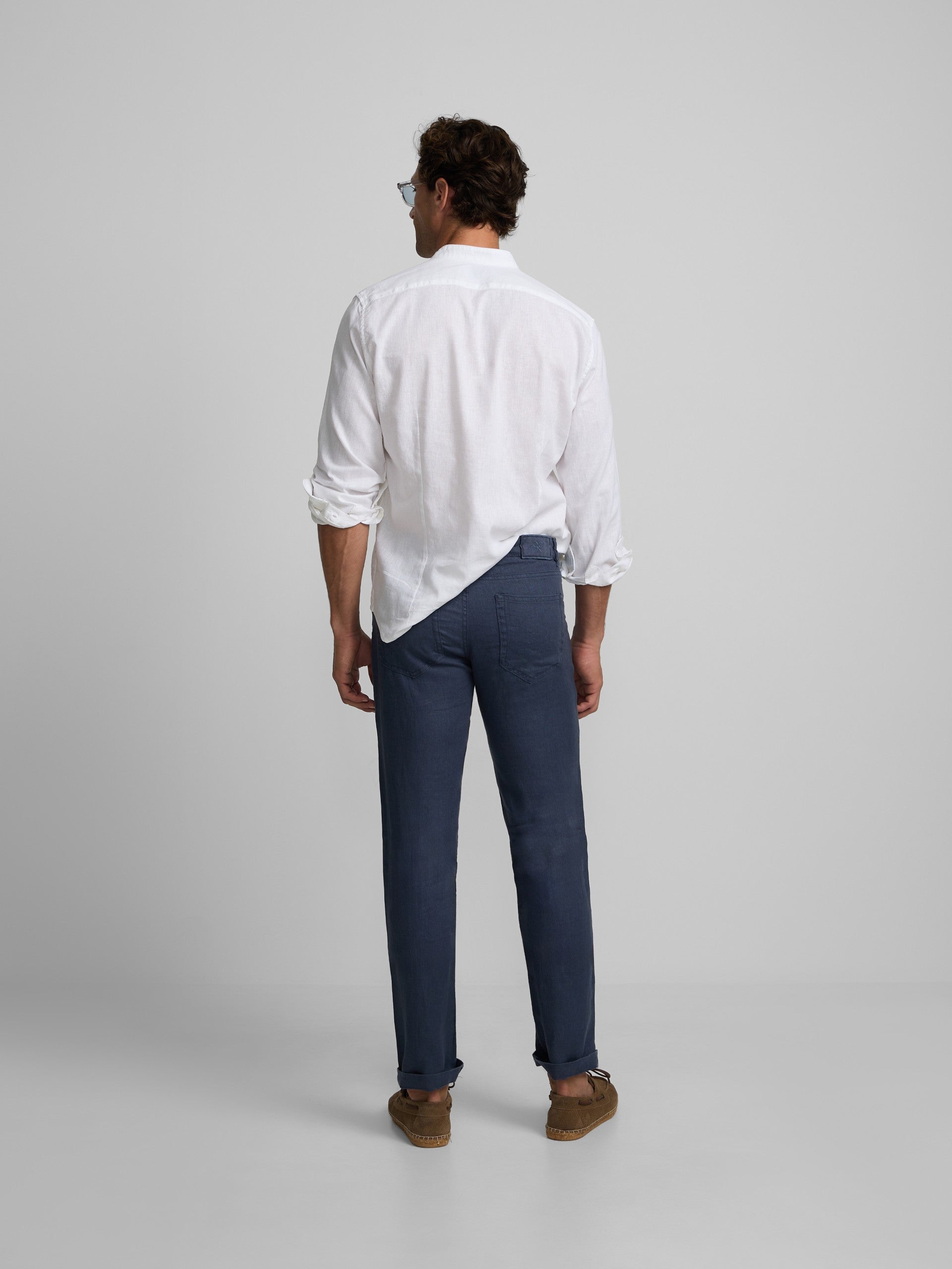 Indigo blue linen five-pocket sport trousers