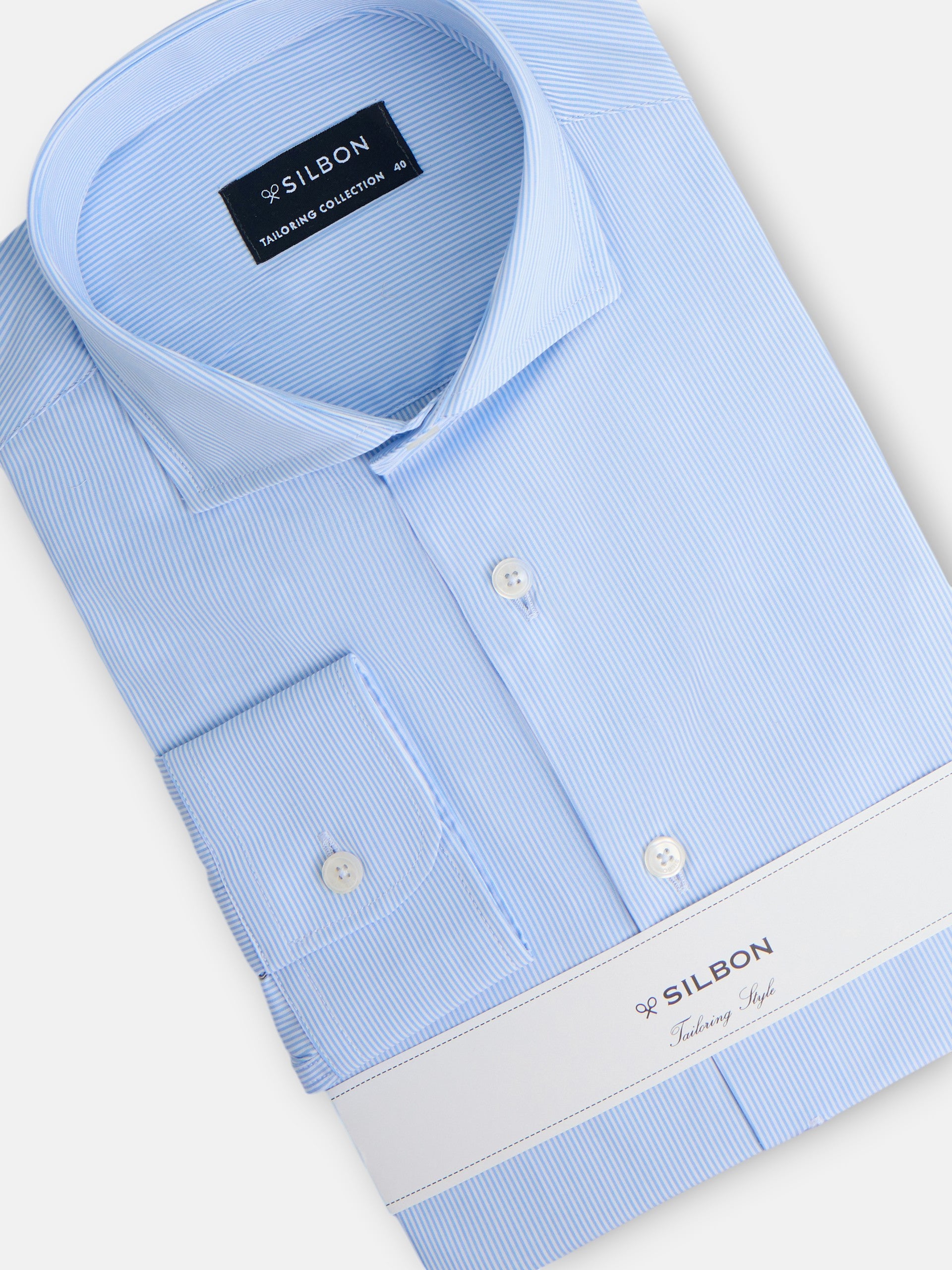 Camisa de vestir risca fina azul claro