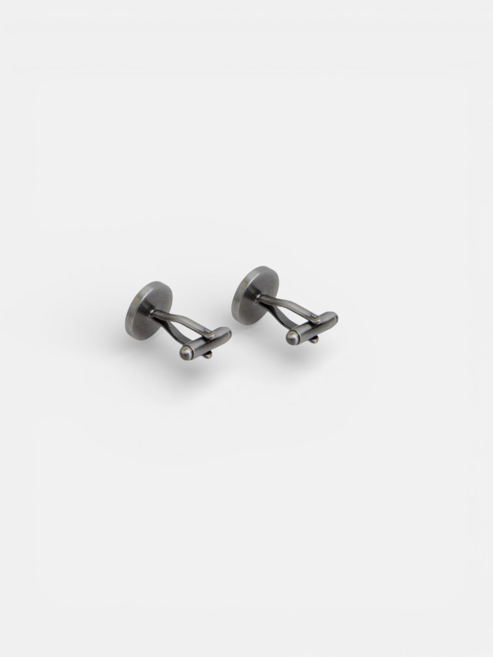 Round Silbon cufflink in aged silver