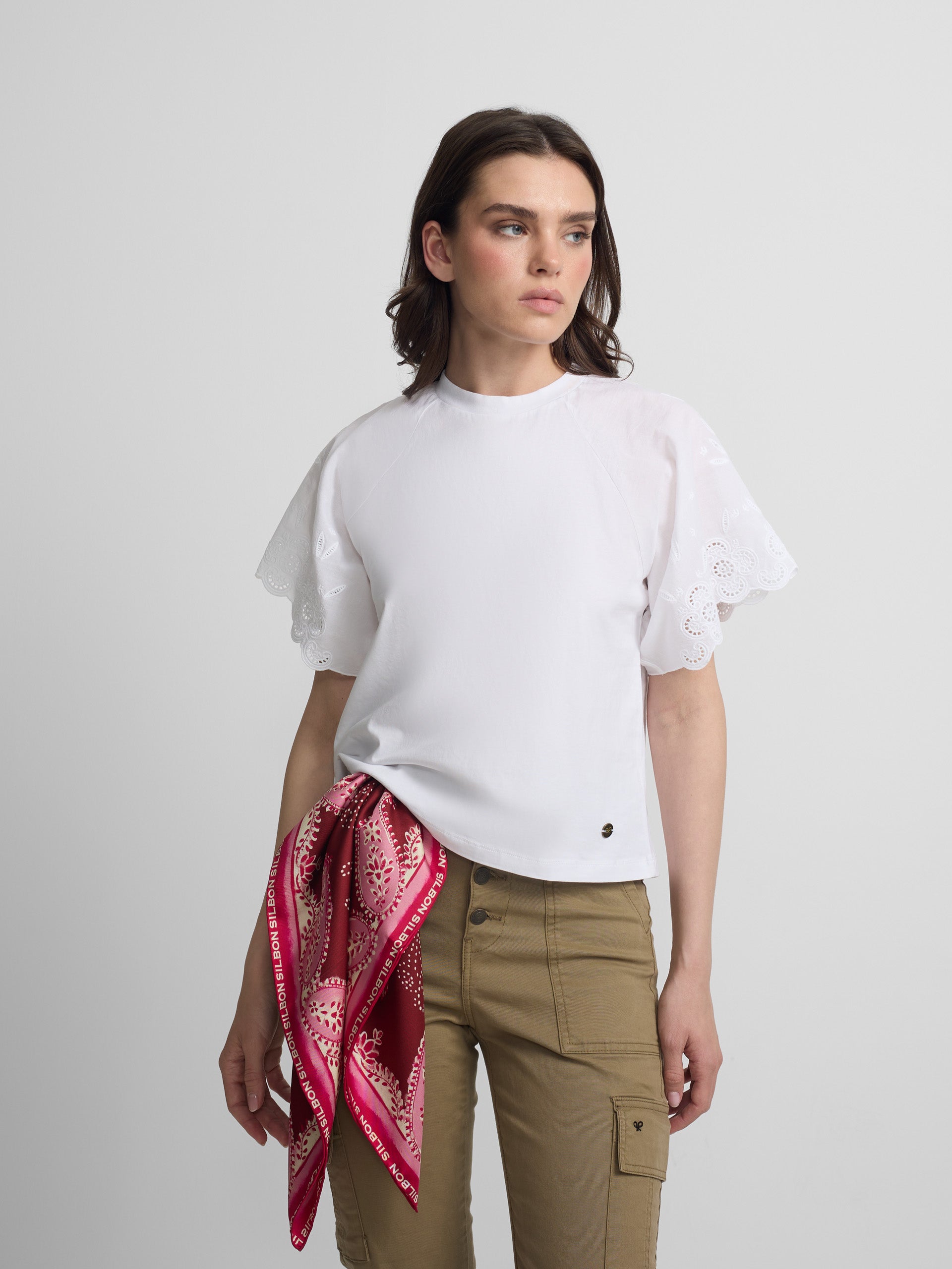 Camiseta woman volantes bordados blanca