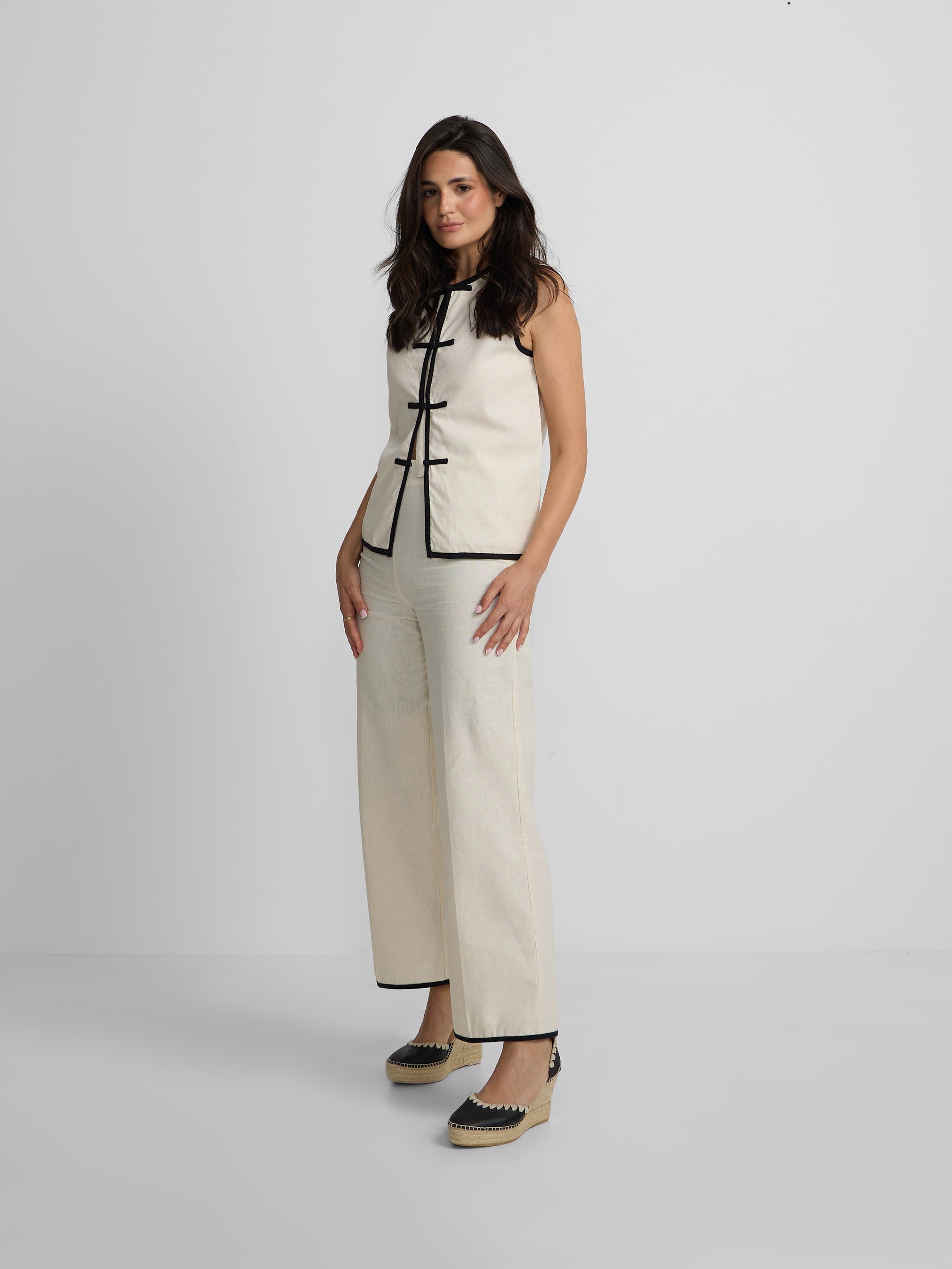 Straight linen trousers in raw color