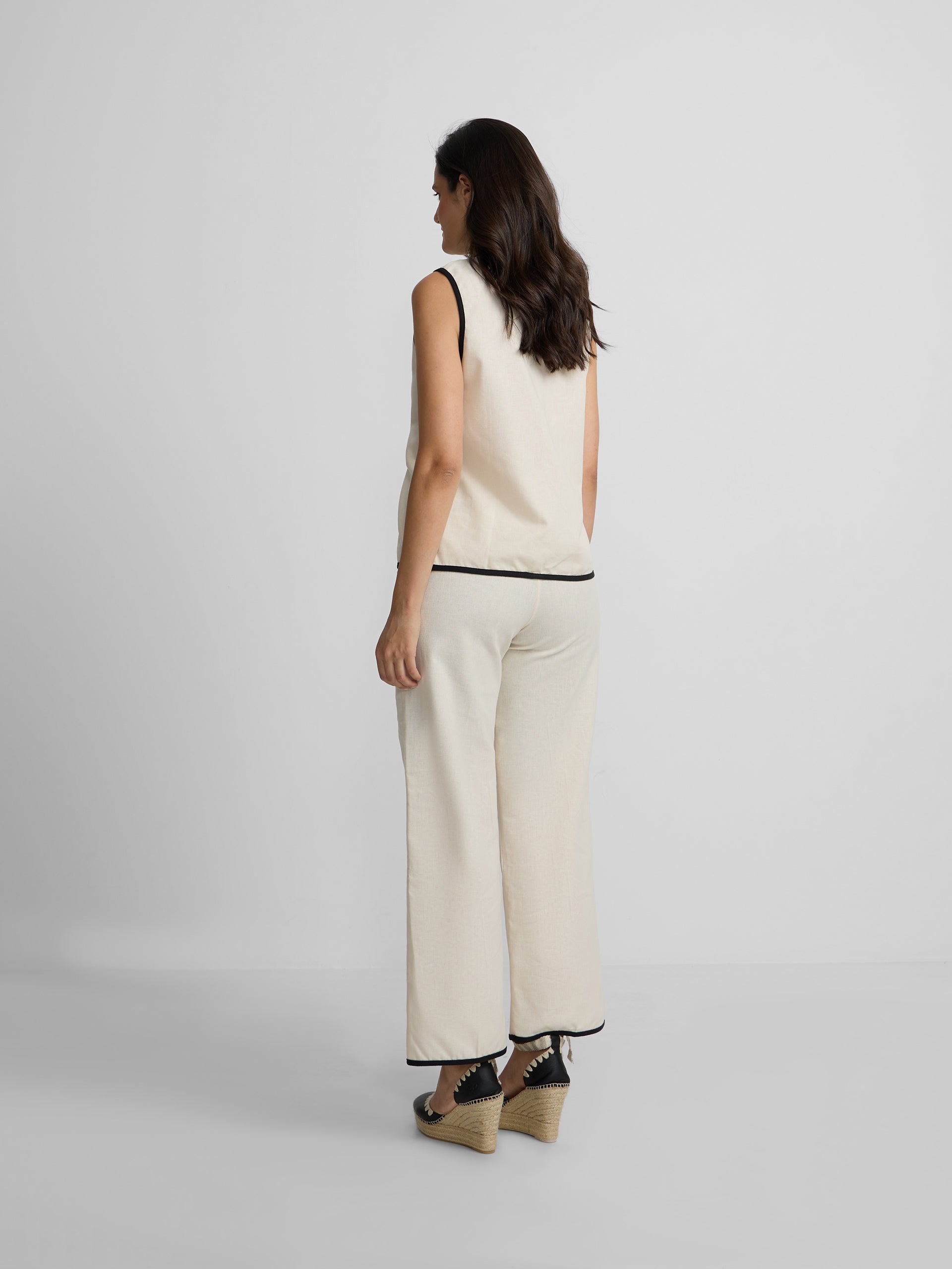 Straight linen trousers in raw color