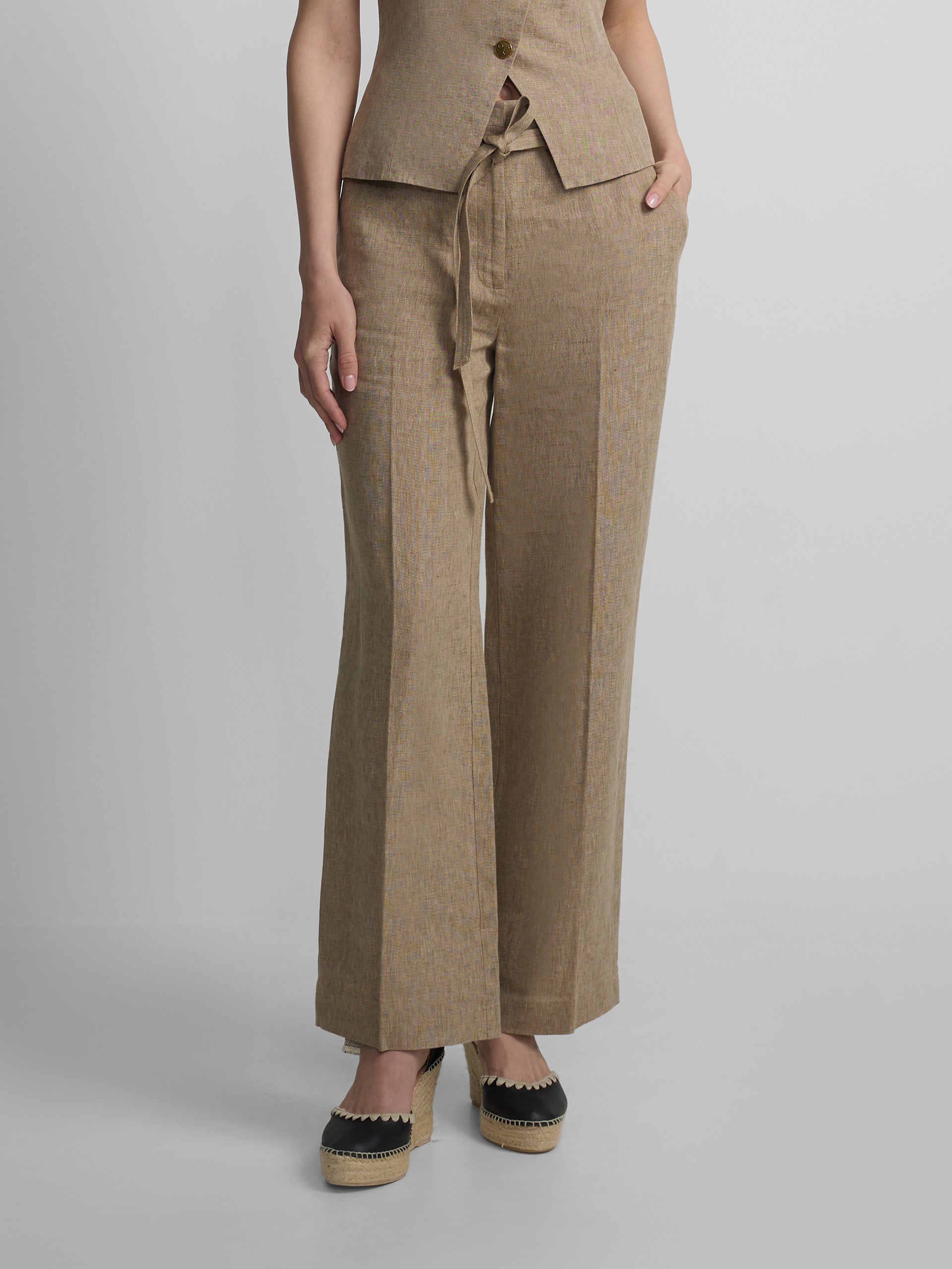 Pantalon recto aberturas beige