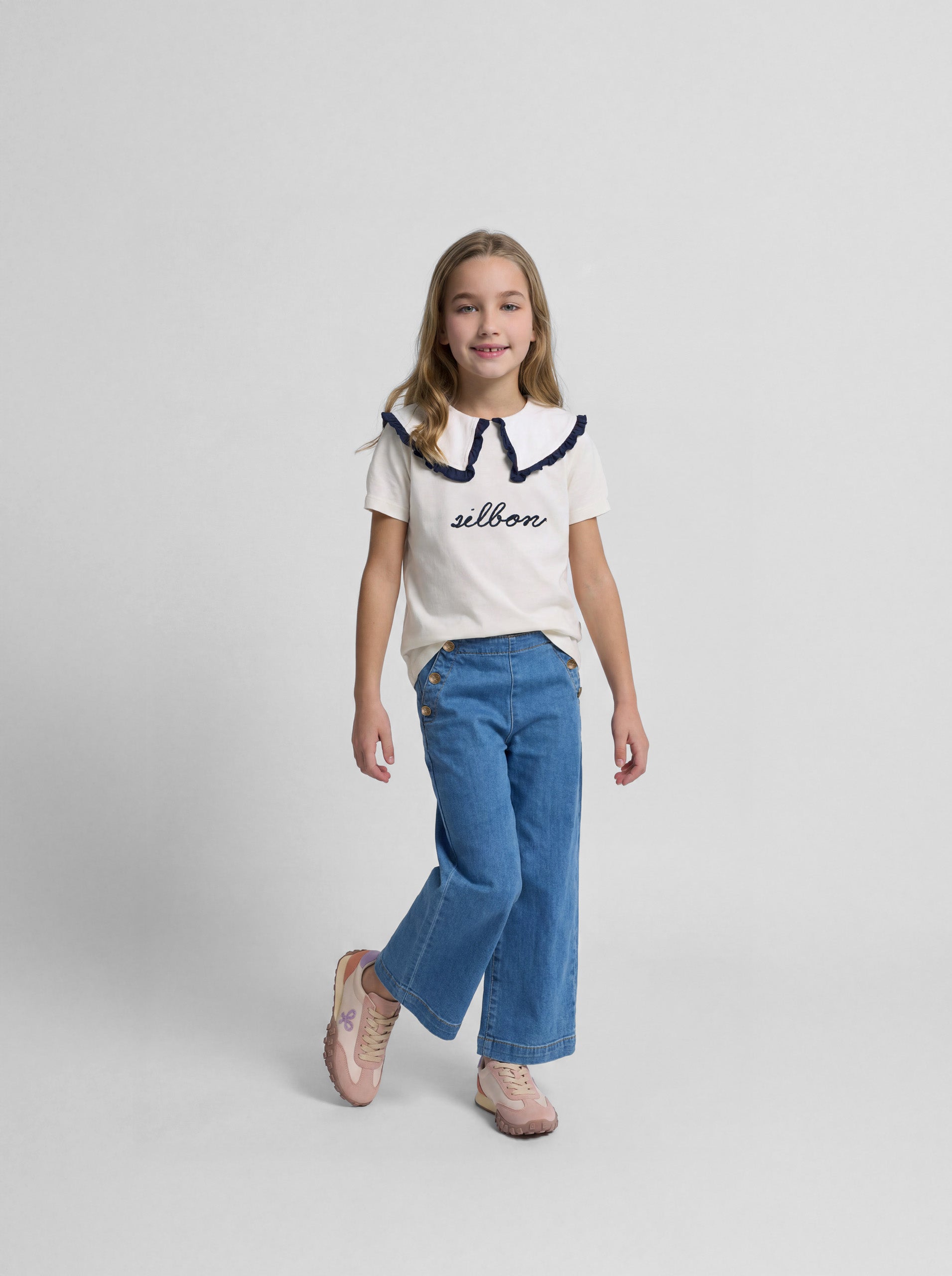 Camiseta girl cuello bobo manga corta blanca