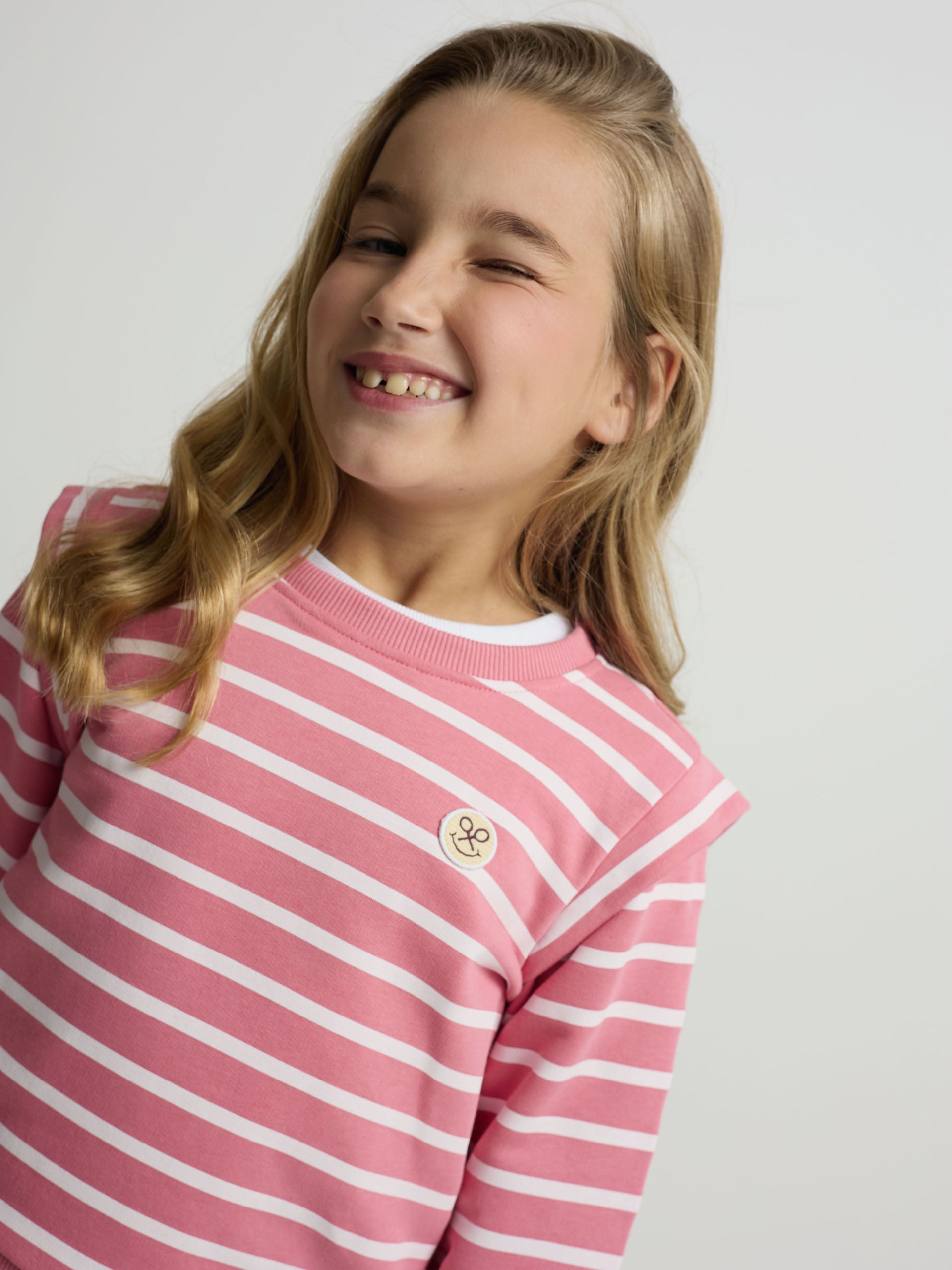 Sweatshirt girl ombreiras riscas rosas