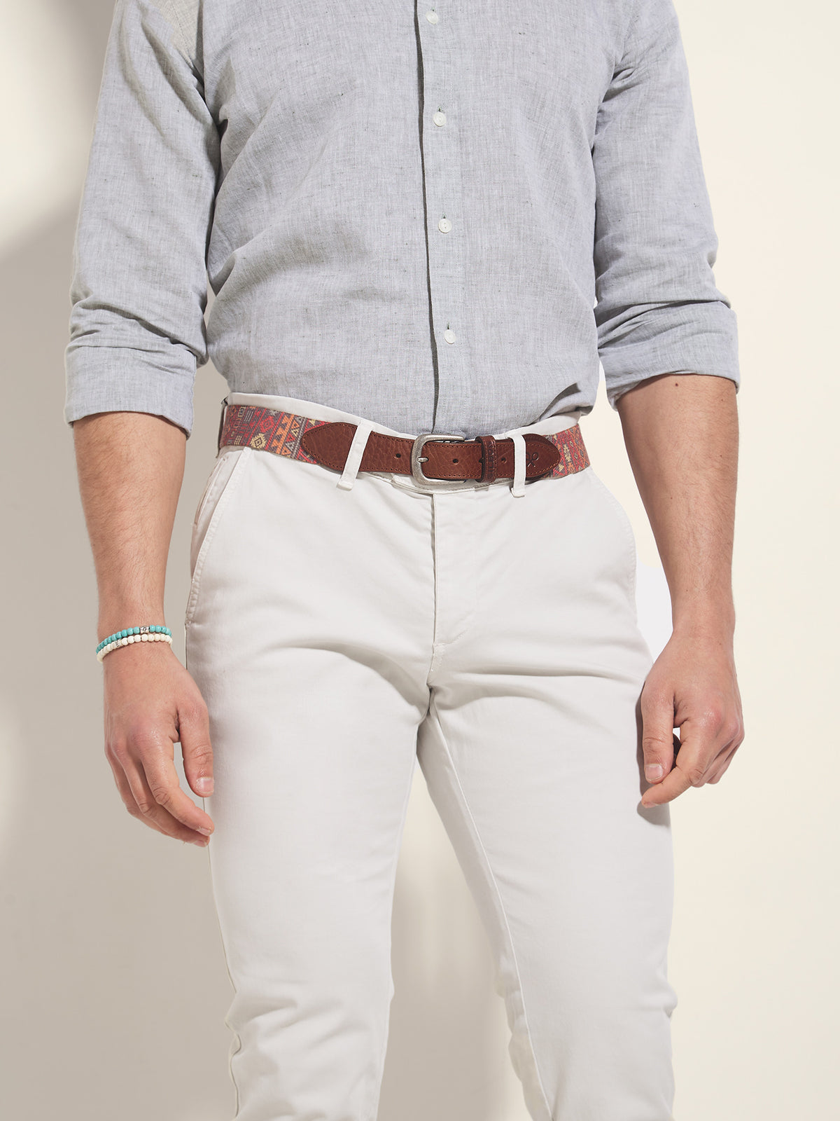 TIPS PARA UN LOOK SPORT CON PANTALÓN BLANCO